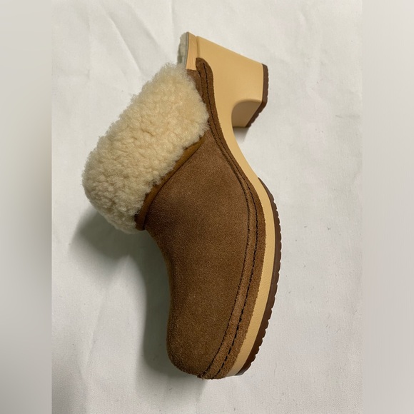 Crocs  Women's Sarah Luxe Lined Clog Mule Espresso - Picture 3 of 6